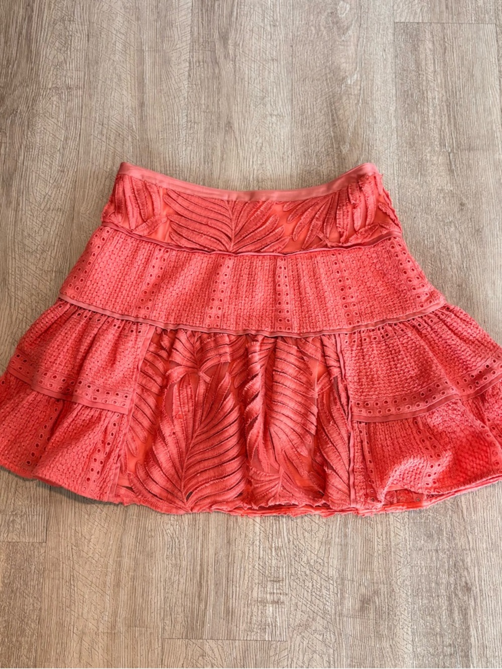 Banana Republic Heritage Tiered Coral Eyelet Mini Skirt Sz 2